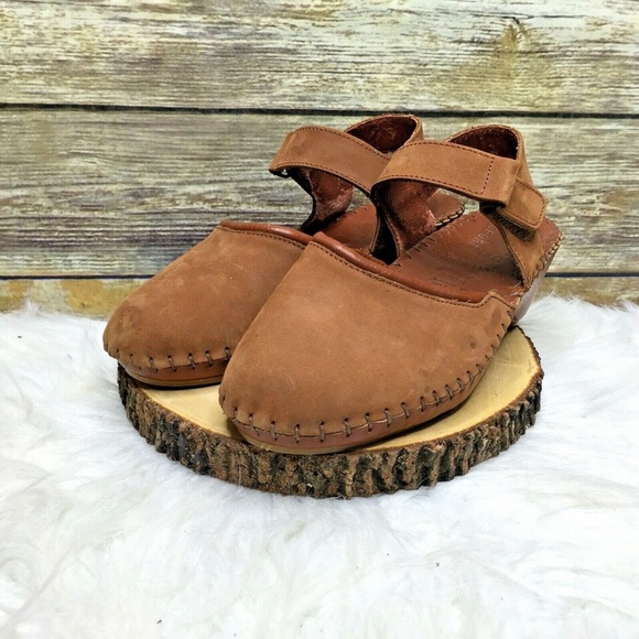 Natural Sport Terra Brown Leather Clog Sandals - Picture 6 of 12